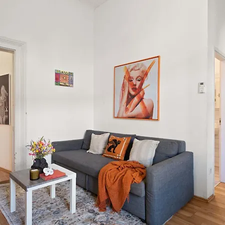 Designer 4br 2 Baths Jewish Quarter Heart Apartment Budapest