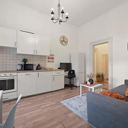 Designer 4br 2 Baths Jewish Quarter Heart Budapest