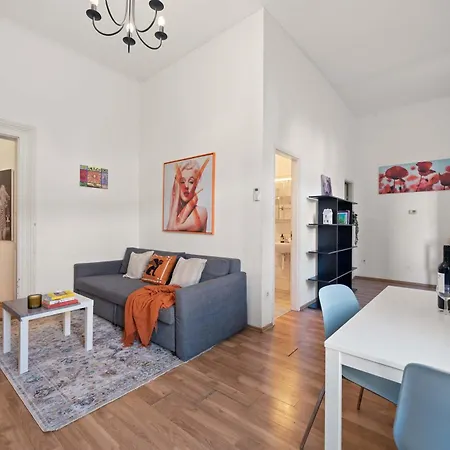 Designer 4br 2 Baths Jewish Quarter Heart