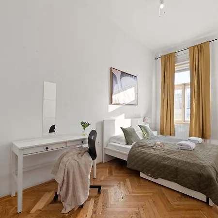 Designer 4br 2 Baths Jewish Quarter Heart *