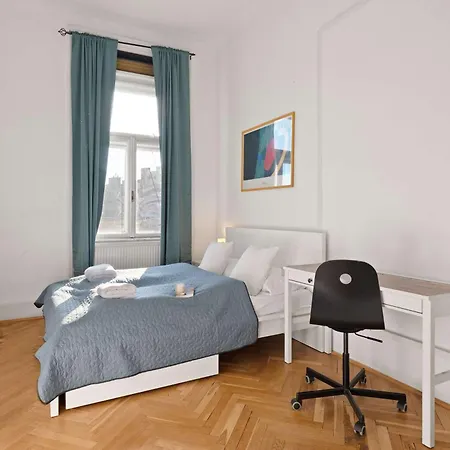 Apartment Designer 4br 2 Baths Jewish Quarter Heart Budapest