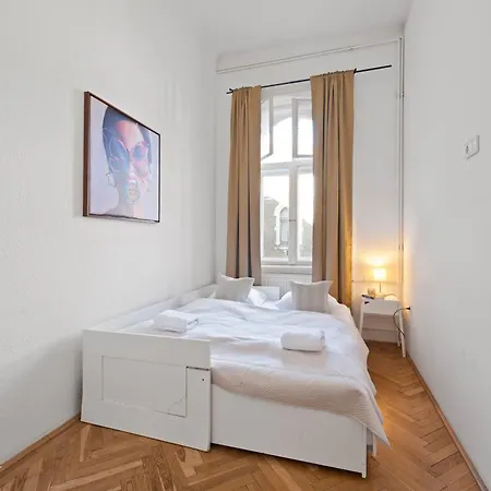 Designer 4br 2 Baths Jewish Quarter Heart
