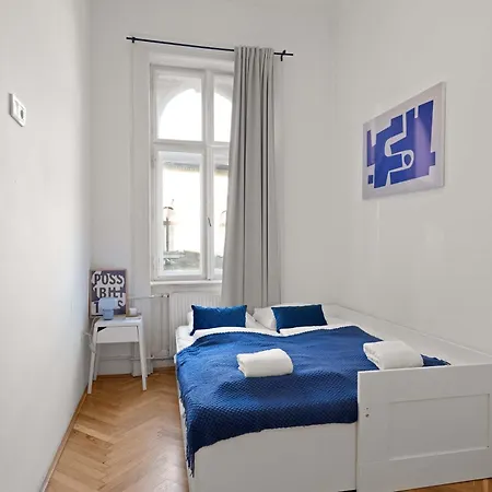 Designer 4br 2 Baths Jewish Quarter Heart Apartment *