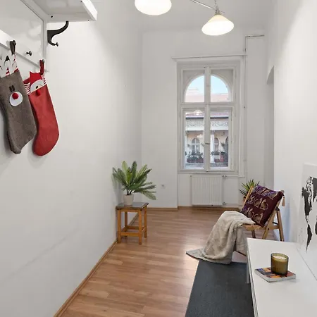 Designer 4br 2 Baths Jewish Quarter Heart *