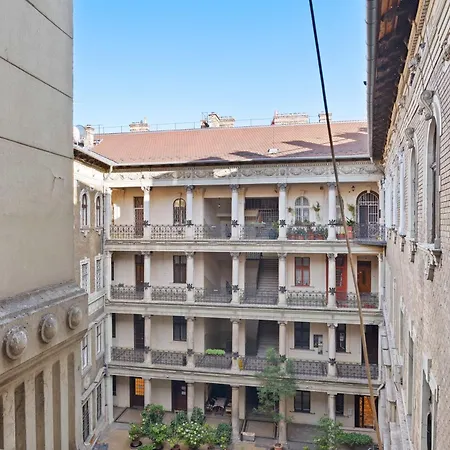 Designer 4br 2 Baths Jewish Quarter Heart Apartment *